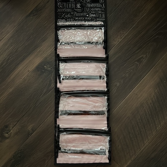 MARY KAY ROLL UP TRAVEL BAG (NEW) - Picture 2 of 3